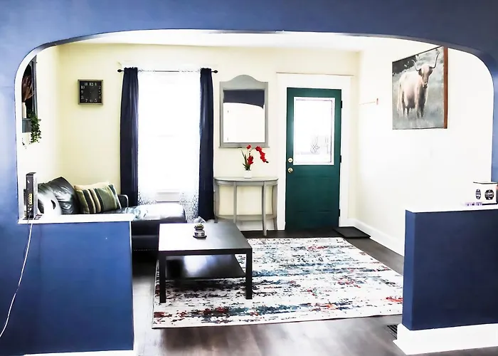 Cozy City Retreat Near Downtown Indianapolis- Private Bedroom
