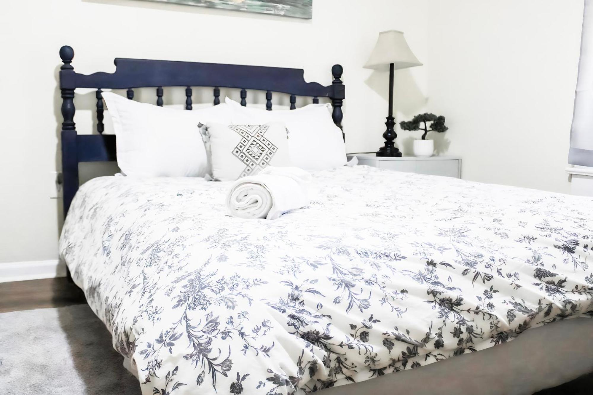 Cozy Retreat Near Downtown Indianapolis- Private Bedroom Indianapolis